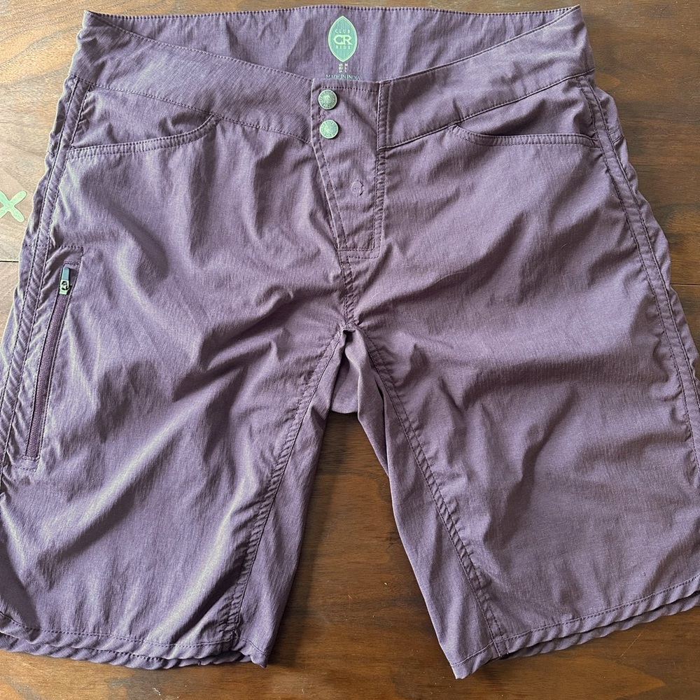 Club Ride Savvy MTB shorts 11”, women’s M, purple, *see notes about minor flaws*